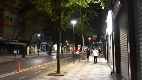 FOTOLAJM/ Dy rrugët më të populluara të Tiranës, tashmë të pajisura me ndriçim LED