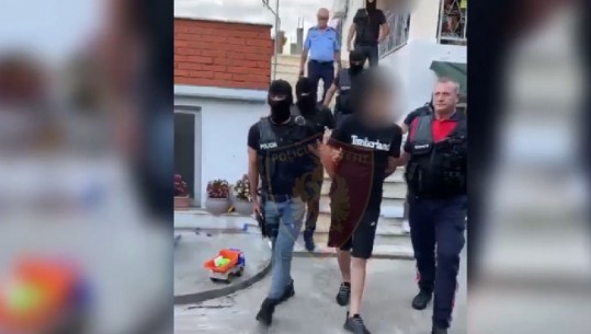 Qëlloi me armë ndaj dy personave në plazh, arrestohet nga policia 33-vjeçari në Durrës (VIDEO)