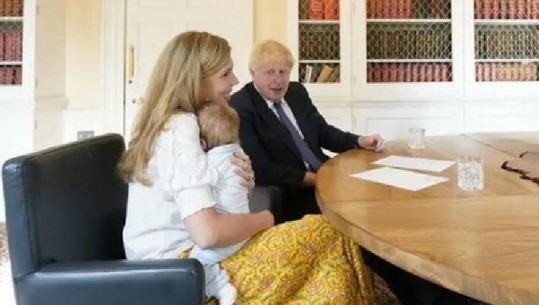 Boris Johnson dhe fotografia me djalin e tij Wilfred, ‘Shumë i madh për të qënë aq i vogël...'