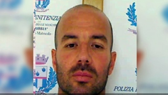 'I forti' i Selenicës për 2 kallashë, drogë, pistoletë e radio policie rrezikon 10 vite burgim