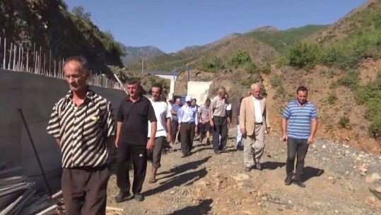 Banorët e tre fshatrave në Mat protestë ndaj HEC-it për ujin vaditës, firma nuk ka respektuar planin fillestar
