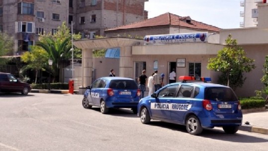 1 kg e 400 gram marijuanë në formë çekollate në Benz, dy të rinjtë nga Tirana arrestohen në Durrës