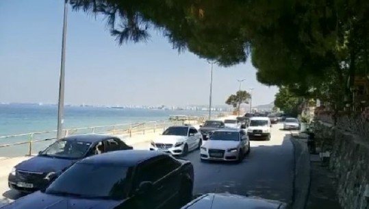 Qyteti i Vlorës me trafik të rënduar, shkak fluksi i turistëve nga trojet shqiptare