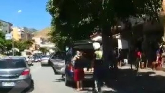 E pazakontë në Pogradec, polici ndalon babanë që po udhëtonte me fëmijën në bagazhin e makinës