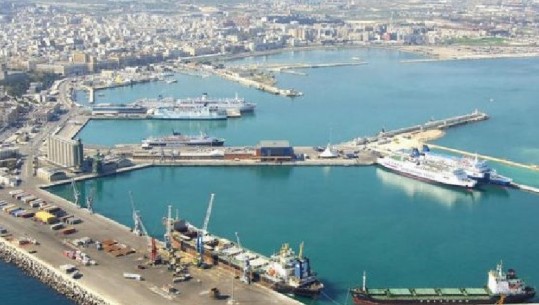 Rikthehen grabitjet në portin e Barit, Konsullata apel shqiptarëve: Kujdes, mos lini para dhe dokumente të rëndësishme në makina