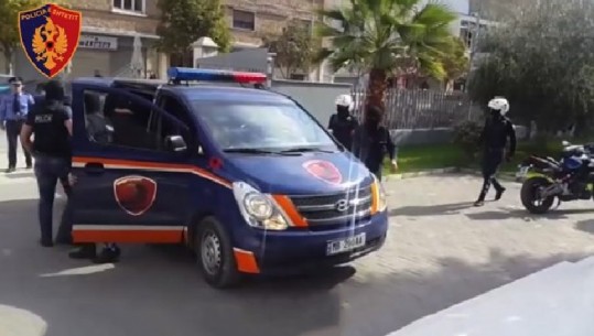 Arrestohen dy persona në Durrës, 24-vjeçari aksidentoi këmbësoren e largohet nga vendngjarja, 28-vjeçari godet punonjësin e karburantit