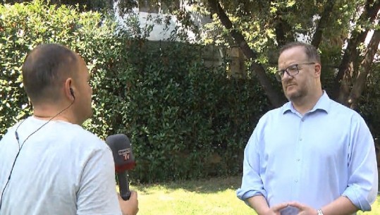 Radha në Kakavijë/ Zv. ministri i Jashtëm për Report Tv: Greqia po diskuton të heqë tamponin për të gjithë dhe të bëhet vetëm me kampion, 1 në 10 makina