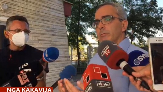 Radha në Kakavijë, konsulli shqiptar në Janinë: Pala greke i ka plotësuar kërkesat, po negociojmë që të hapë kufirin edhe gjatë natës (VIDEO)