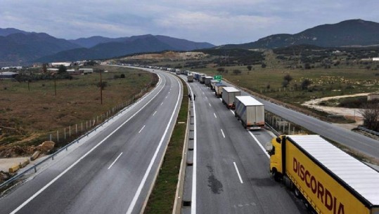 'Mëso Ilir se s'të ka borxh Shqipëria'/ Rama: Në Bullgari radha e makinave 25 km, po aty s'doli presidenti të fajësonte qeverinë