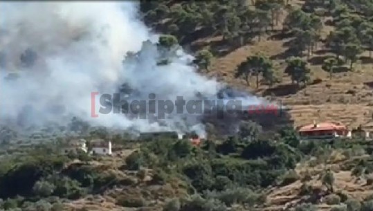 Zjarr pranë shtëpive në Delvinë (VIDEO)