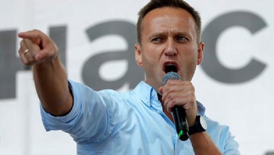 Rusi/Policia nis hetimet për helmimin e kryeopozitarit Navalny! Kryeministri Italian telefonatë me Putin