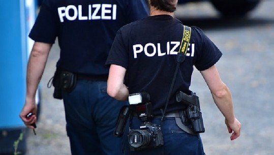 Tronditet Gjermania/ Gjenden të vrarë brenda një shtëpie 5 fëmijë...Krimin dyshohet se e ka kryer nëna e tyre 