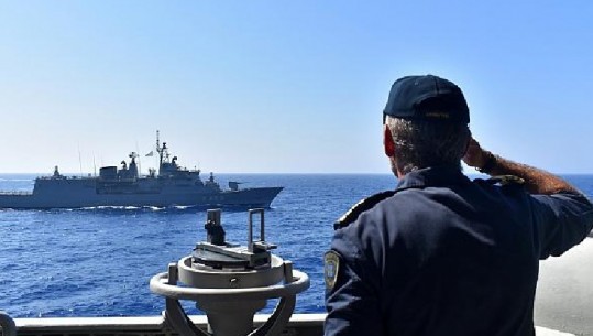 Mesdhe/Rusia futet në lojën e shahut rajonal, nisin manovrat ushtarake me Turqinë