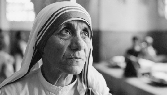 Mrekullitë që e bënë Nënë Terezën, Shenjtore