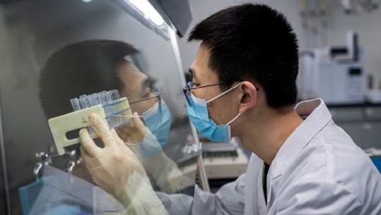 Ujëra të trazuara për vaksinën e Oksfordit/ Tre bioteknike kineze zbulojnë antidodin