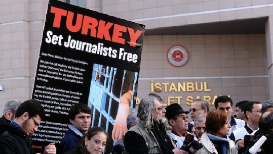 Zbuluan identitetet e Inteligjencës, Gjykata e Stambollit dënon gazetarët 