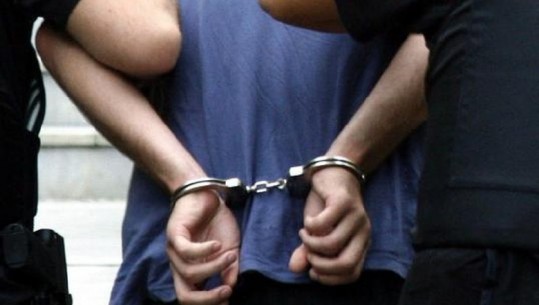 Bënte kërdinë me vjedhjen e biçikletave, celularëve dhe sende të tjera, arrestohet 37-vjeçari në Durrës