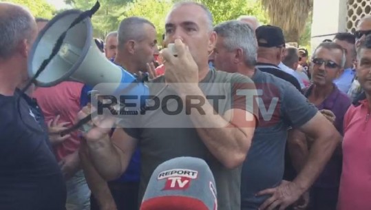 Protesta në Ballsh, kreu i sindikatës së naftëtarëve: Nuk kemi punë me policinë, ata nuk duhet të ishin këtu, duam të rinisim punë (VIDEO)
