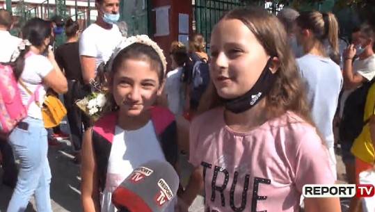 Fëmijët të emocionuar: Respektuam të gjitha rregullat! Shkolla shkoi shumë mirë (VIDEO)