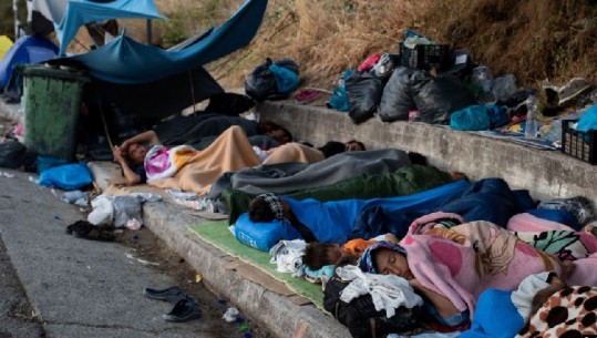Gjermania planifikon të ofrojë strehim për 1,500 migrantë nga ishulli i Lesbos në Greqi