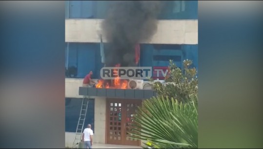 Zjarr në bashkinë e Kamzës! Merr flakë kondicioneri i ndodhur sipër strehës, kreu i zjarrfikëses: U ndërhy në kohë, pa pasoja  (VIDEO)