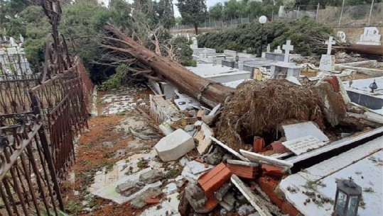 FOTO/ Dy të vdekur dhe një të zhdukur, çfarë la pas cikloni në Greqi
