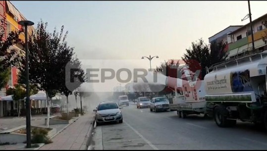 Makina 'hi-tech' dezinfekton rrugët në Fier (VIDEO)