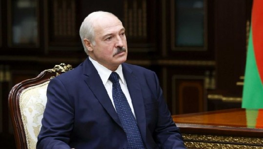 Për herë të gjashtë president, betohet në fshehtësi Aleksandër Lukashenko 