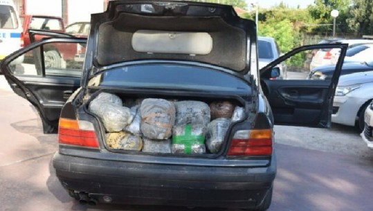 Ndryshoi drejtimin e makinës sapo pa policinë! 37 vjeçarit nga Lazarati i gjenden 115 kg drogë