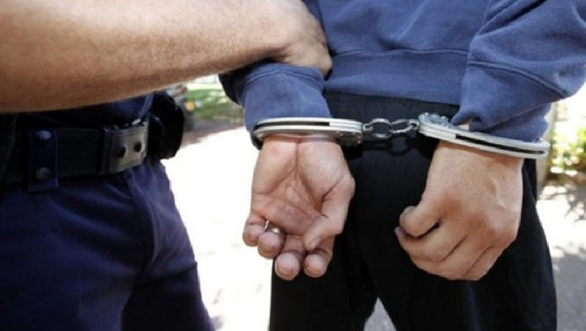 I dënuar me 4 vite burg për kultivim kanabisi, ekstradohet nga Greqia 29 vjeçari 