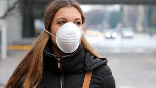 Ekspertët e shëndetësisë: Përdorimi i gjerë i maskave ul rrezikun e ekspozimit ndaj virusit, rrit imunitetin