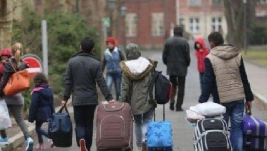Minorenët shqiptarë të parët në listën e emigrantëve në Itali