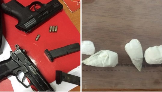 Iu gjetën 2 pistoleta, kokainë dhe dorezë hekuri në makinë, në pranga një 30-vjeçar në Tiranë