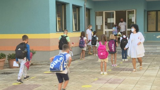 COVID lë në shtëpi 80 mësues në ditë! Rreth 5 mijë fëmijë munguan në javët e para të shkollës