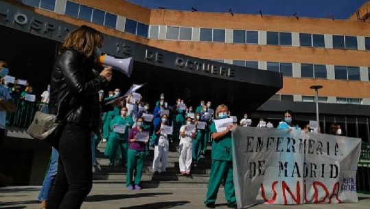 Covid/ Spanja regjistron mbi 810 mijë raste infeksioni! Infermierët protestojnë për kushtet e vështira të punës