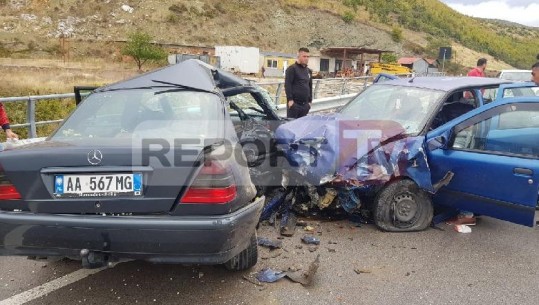 Aksident në aksin Pogradec- Lin/ Makinat bëhen copash, plagosen dy shoferët (VIDEO)