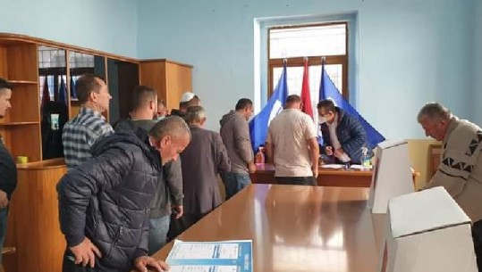 Mbyllen votimet në qarkun e Fierit, konfirmohen Enkelejd Alibeaj dhe Agron Kapllanaj në Mallakastër