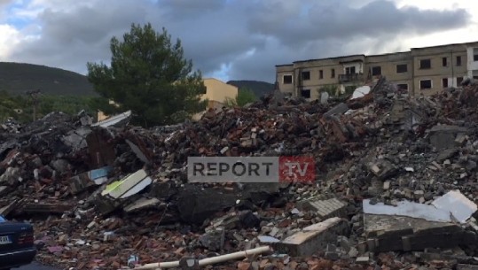 Rreth 50 mijë banorë të Laçit pa spital, rindërtimi ende larg: Gërmadhat mbeten pa pastruar