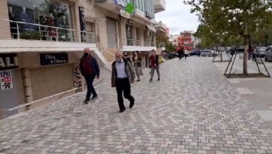 Vlorë, qytetarët respektojnë mbajtjen e maskave (VIDEO)