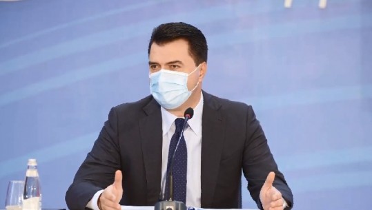 Basha zbaton vendimin e qeverisë për maskën! Kritika SPAK-ut: S'ngre as gishtin për inceneratorët! Rama: Qytetarët nuk i kthehen plehrave, kështu do bëhesh kryeministër? (VIDEO)