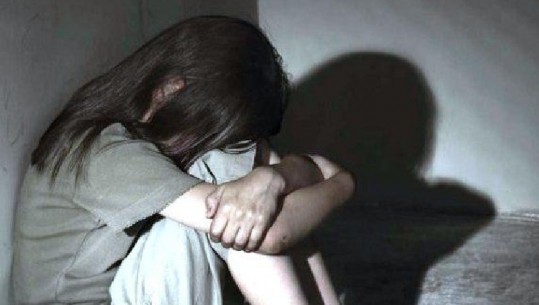 Ngacmoi seksualisht një 14 vjeçare, arrestohet 53 vjeçari në Bulqizë