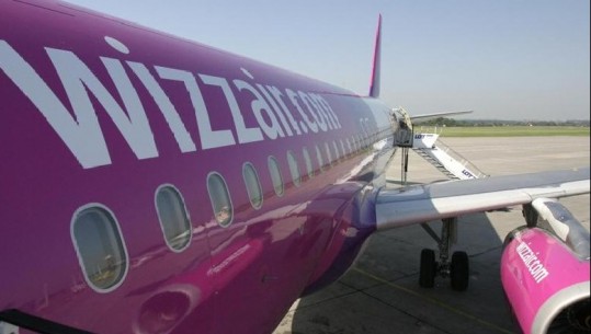 Defekt në avionin e kompanisë 'Wizz Air'! Fluturimi shtyhet me disa orë
