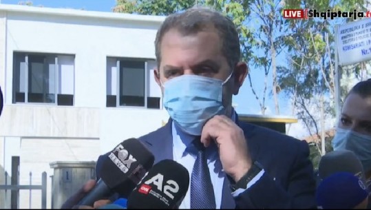 Qëlloi me shishe eskortën e ministrit grek/ Idrizi: Do doja që ta zinte në kokë meqë ishte vapë