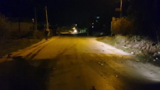 U përplas me shtyllën e ndriçimit rrugor, ndërron jetë 30 vjeçari në Durrës