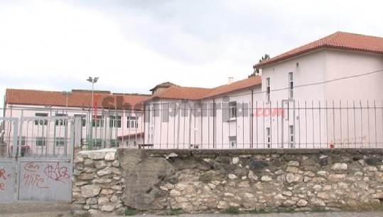 7 mësues me Covid në Korçë, sot mbyllen dyert e shkollës