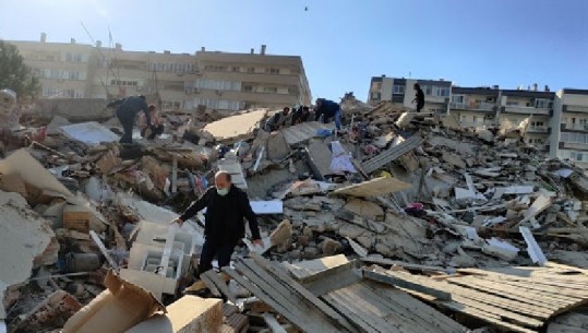  Izmiri është një vend sizmik, vendi është goditur herë pas here nga tërmete me efekte shkatërruese