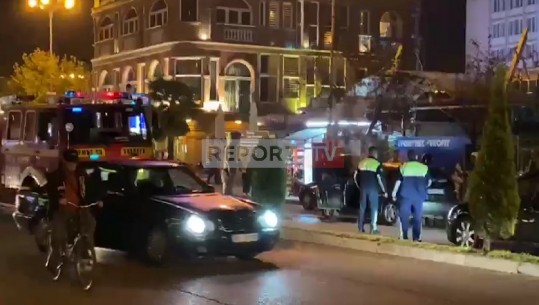 Merr flakë në ecje makina në Shkodër, shkak shkëndija elektrike (VIDEO)