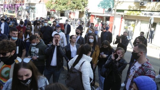 Protesta, studentët shkruajnë 4 kërkesa për ministrinë: Mësim i alternuar, rimbursim i pagesave të konvikteve e qerava, paketa interneti falas