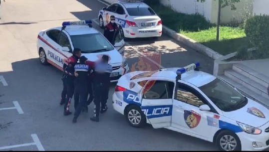 Tentoi të vriste me armë kushëririn pas një konflikti çasti, policia e kap në moment autorin në Berat