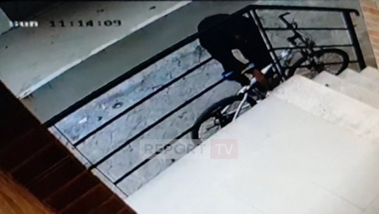 Me maska anti-COVID e pinca prerëse, ‘skifteret‘ vjedhin biçikletat! ReportTv sjell video ekskluzive